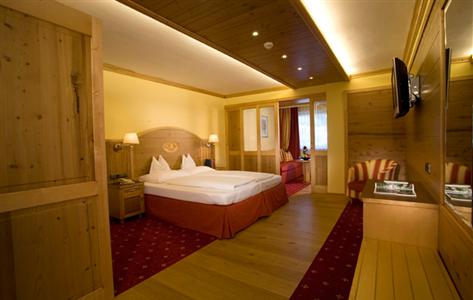 фото отеля Hotel Neue Post Mayrhofen