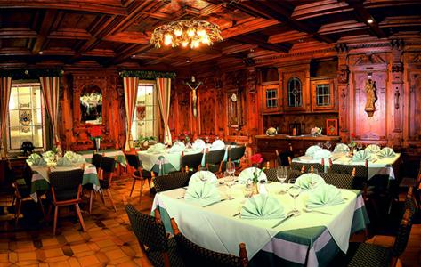 фото отеля Hotel Neue Post Mayrhofen