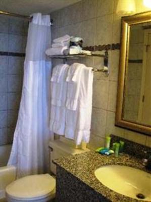 фото отеля Radisson Suite Hotel Oceanfront