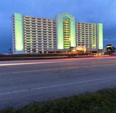 фото отеля Radisson Suite Hotel Oceanfront