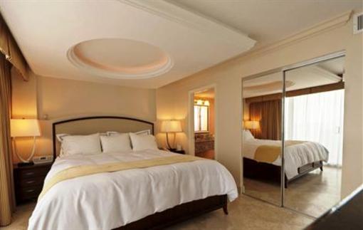 фото отеля Radisson Suite Hotel Oceanfront