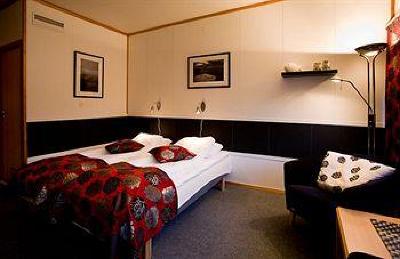 фото отеля Tjeldsundbrua Kro & Hotell Skanland