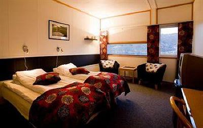 фото отеля Tjeldsundbrua Kro & Hotell Skanland
