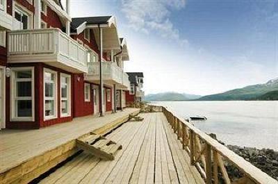 фото отеля Tjeldsundbrua Kro & Hotell Skanland