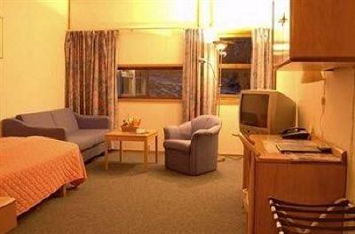 фото отеля Tjeldsundbrua Kro & Hotell Skanland