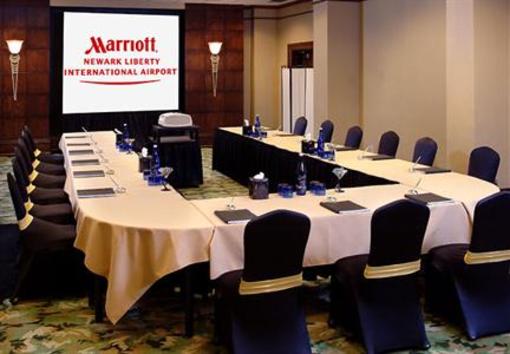 фото отеля Newark Liberty International Airport Marriott