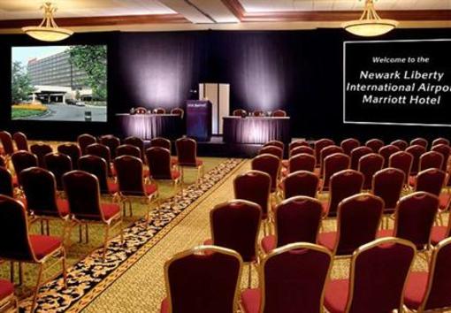 фото отеля Newark Liberty International Airport Marriott