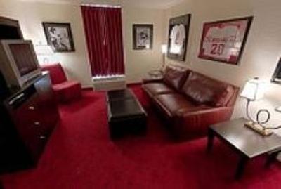 фото отеля Sooner Legends Inn & Suites