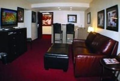 фото отеля Sooner Legends Inn & Suites