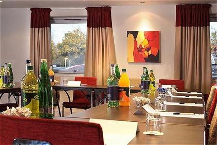 фото отеля Holiday Inn Express Birmingham Oldbury M5 Jct.2