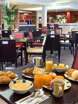 фото отеля Holiday Inn Express Birmingham Oldbury M5 Jct.2