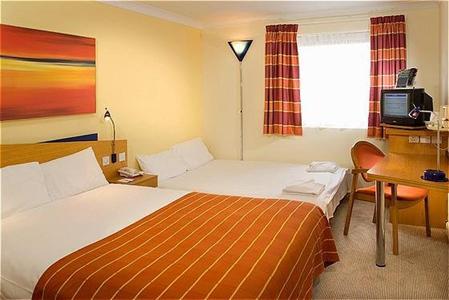 фото отеля Holiday Inn Express Birmingham Oldbury M5 Jct.2
