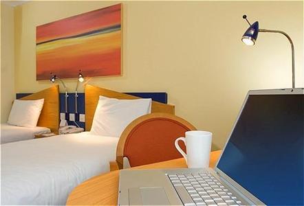 фото отеля Holiday Inn Express Birmingham Oldbury M5 Jct.2