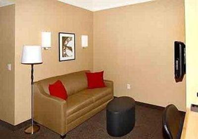фото отеля Cambria Suites Traverse City