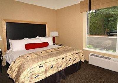 фото отеля Cambria Suites Traverse City