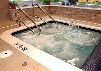 фото отеля Cambria Suites Traverse City