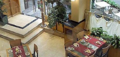фото отеля Reconquista Plaza