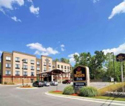 фото отеля BEST WESTERN Riverside Inn & Suites