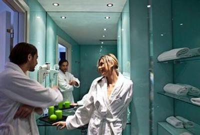 фото отеля Ramada Encore Bologna Fiera