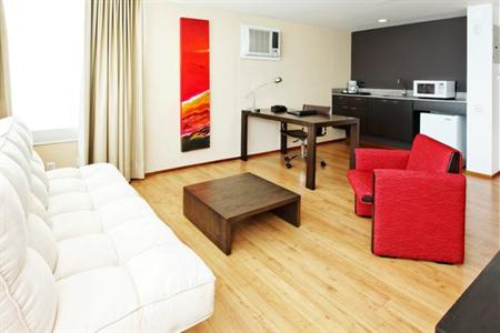 фото отеля Holiday Inn Express Medellin