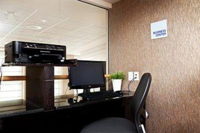 фото отеля Holiday Inn Express Hotel & Suites Langley