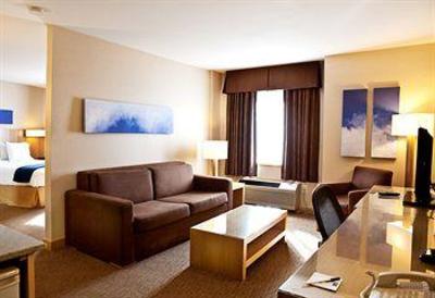 фото отеля Holiday Inn Express Hotel & Suites Langley