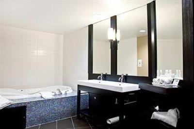 фото отеля Holiday Inn Express Hotel & Suites Langley