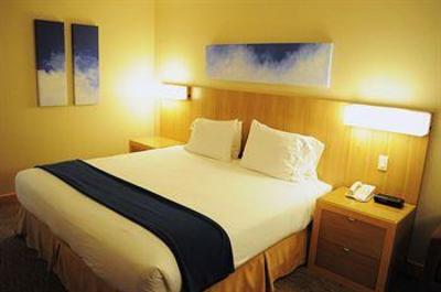 фото отеля Holiday Inn Express Hotel & Suites Langley