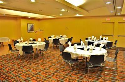 фото отеля Holiday Inn Express Hotel & Suites Langley