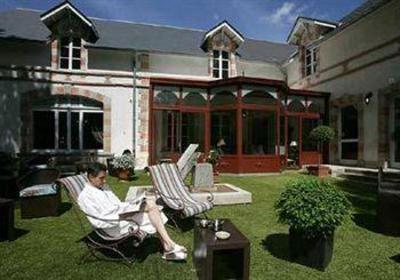 фото отеля Le Pavillon Du Chateau Hotel Garrevaques
