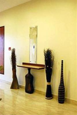 фото отеля Chandra Residency Hotel