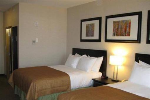 фото отеля BEST WESTERN Wainwright Inn & Suites