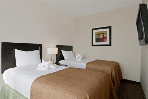 фото отеля BEST WESTERN Wainwright Inn & Suites